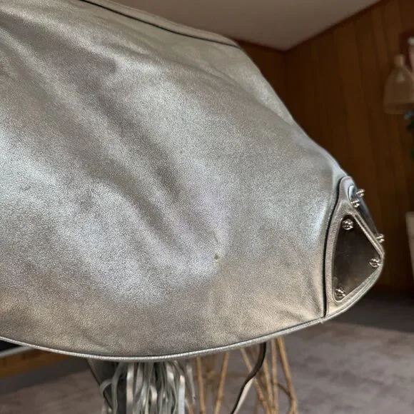 Authentic GUCCI Metallic Silver Leather Medium Indy Babouska Top Handle Bag - Picture 8 of 16